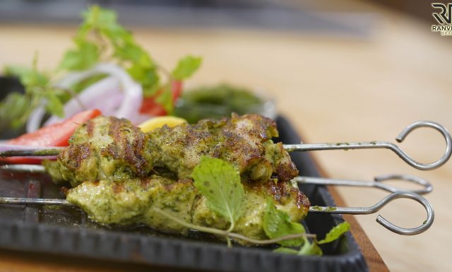 Chicken Pahadi kebab no Tandoor बिना तंदूर चिकन पहाड़ी कबाब हरियाली टिक्का Recipe - Ranveer Brar
