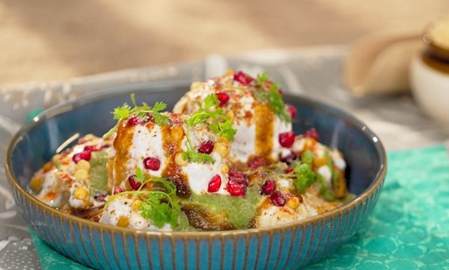 Lucknow spl Dahi bhalla हमाए लखनऊ का दही भल्ला Secret tips for soft Dahi Bhalla Recipe - Ranveer Brar Lucknow spl Dahi bhalla हमाए लखनऊ का दही भल्ला Secret tips for soft Dahi Bhalla Recipe - Ranveer Brar