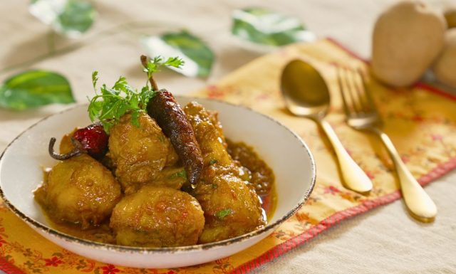 Khatte Aloo पहाड़ी खट्टे आलू की नायाब रेसिपी Aloo ke Gutke Recipe - Ranveer Brar