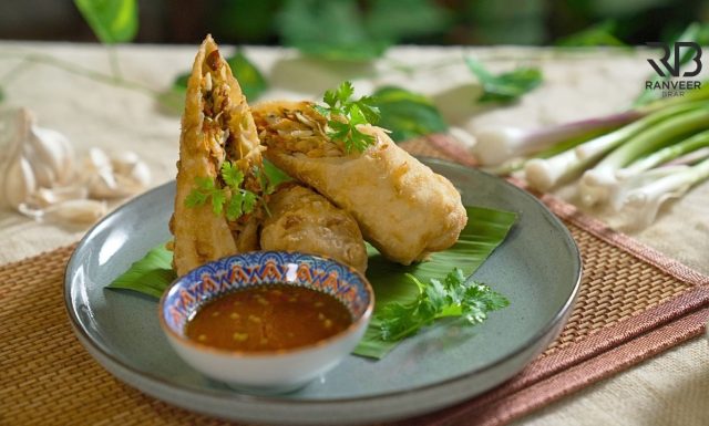 Chicken Spring Roll स्प्रिंग रोल मज़ेदार चिकन stuffing के साथ Spring Roll tips Recipe - Ranveer Brar