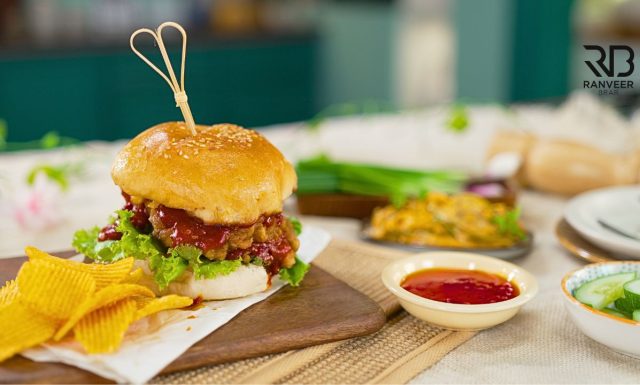 Korean Chicken Burger कोरियन चिकन बर्गर Trending Messy Chicken Burger Recipe - Ranveer Brar Korean Chicken Burger कोरियन चिकन बर्गर Trending Messy Chicken Burger Recipe - Ranveer Brar