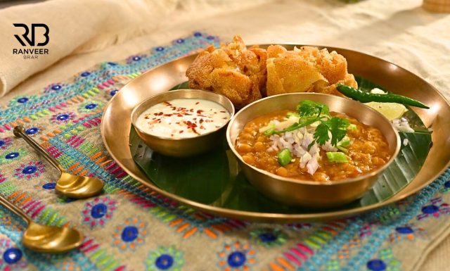 Chur Chur Paratha with Matar तंदूर जैसा लच्छा पराठा और मटर मसाला नायाब मटरा पराठा Recipe - Ranveer Brar