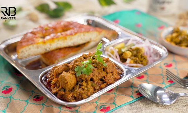 Famous Amritsari Nutri Kulcha न्यूट्री कुलचा अमृतसरी अंदाज़ में Soya Wadi Keema Recipe - Ranveer Brar Famous Amritsari Nutri Kulcha न्यूट्री कुलचा अमृतसरी अंदाज़ में Soya Wadi Keema Recipe - Ranveer Brar