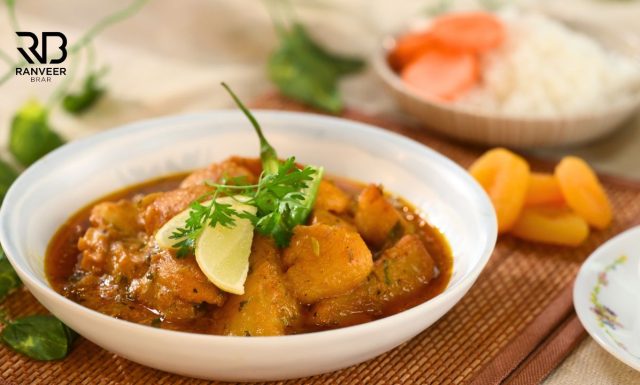 Lucknowi Aloo Korma मज़ेदार आलू कोरमा लखनवी अंदाज़ में Aloo Dum Recipe - Ranveer Brar