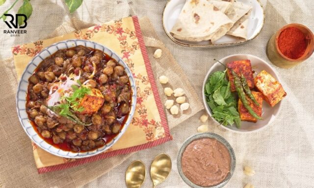 Ultimate Chole recipe! पेशावरी छोले बनाएं घर पर Peshawari Chole Paneer Recipe - Ranveer Brar Ultimate Chole recipe! पेशावरी छोले बनाएं घर पर Peshawari Chole Paneer Recipe - Ranveer Brar